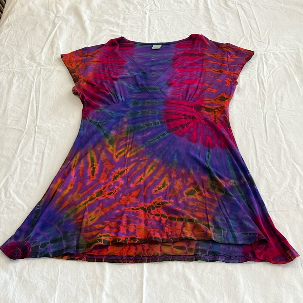 Women’s Tie-Dye Shirt
